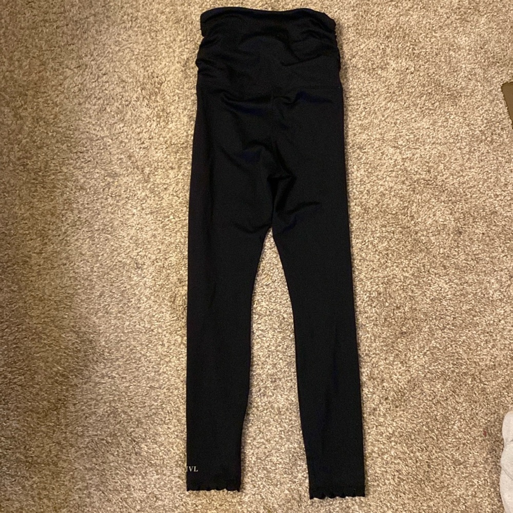 Ivl scallop hem maternity leggings